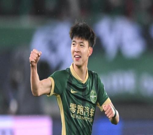 2025中超最佳青年球员！19岁王钰栋当选，28场独造16球