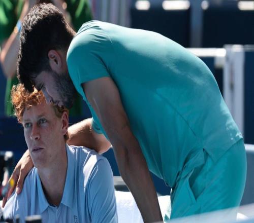 阿卡和辛納今日從韓國開工，兩位網壇大佬卻因00后雙子星吵了起來