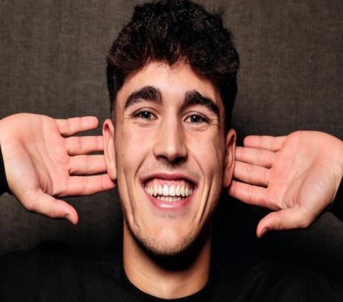 庫巴西：偶像是普約爾和皮克，範戴克的氣質和出球也是我榜樣