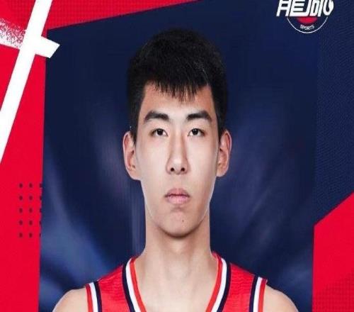 徐昕:感谢广州男篮的信任和认可也感谢广东男篮这么多年的培养