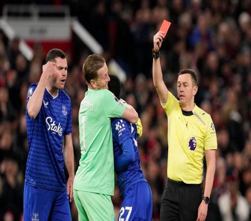 此前還有互毆和打隊長，蓋伊是第三個因打隊友染紅的英超球員