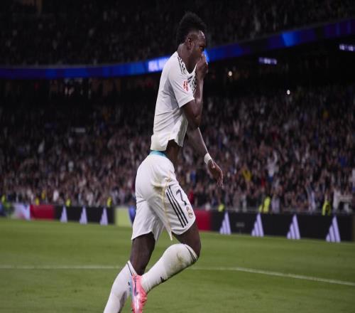 範德法特：維尼修斯很惹人煩，他一碰就倒然後希望對手被罰下