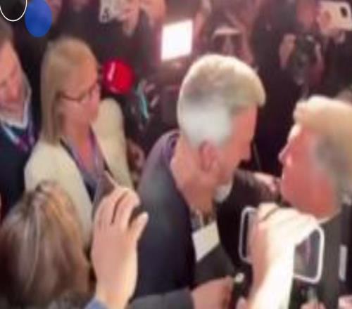 豐特和拉波爾塔相擁：巴薩萬歲，加泰羅尼亞萬歲，去贏得歐冠