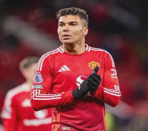 曼聯(lián)某些球員好好學(xué)，卡塞米羅重回首發(fā)的秘密是不抱怨、多訓(xùn)練！