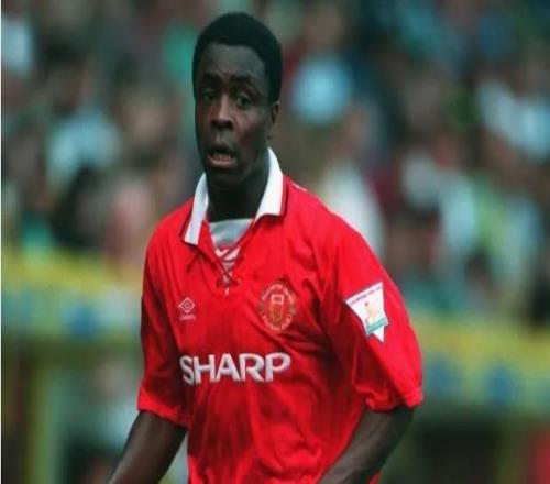 太陽報：保羅帕克拍賣多件個人珍藏，包括英超創(chuàng)始賽季獎杯