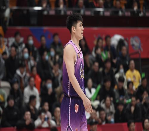 媒体人:陈国豪接近超级B类合同转会广东广东送还王少杰+转会费