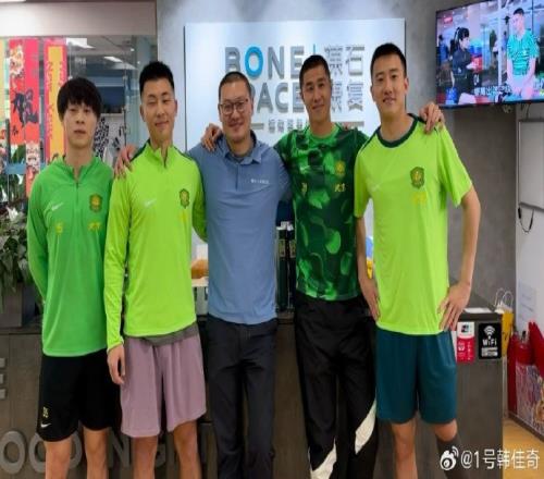 韩佳奇社媒:今晚我将奔赴德国手术,我会以更好的版本回到圣工体