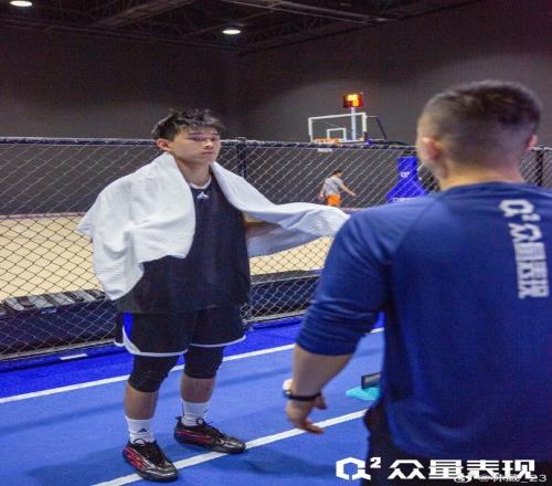 参加2025年NBA选秀!林葳晒照:追梦无所畏惧爱无止境