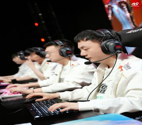乐善好施这一块!WBG先后帮BLG、NIP等四支队伍终结连败