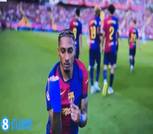 回擊前皇馬隊醫，拉菲尼亞破門後手指繃帶慶祝