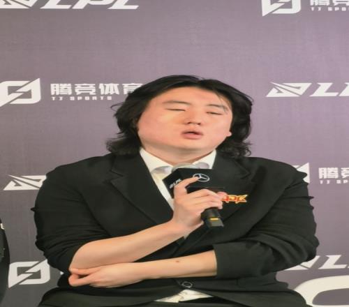 难道不考虑人会不会的问题JDG教练:猫对线包括后期都可以