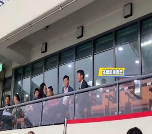 王晓瑞：昨日东亚杯期间，宋凯与韩国足协主席郑梦奎交流