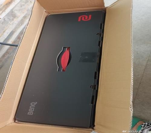 GALA选手晒显示器照片:新显示器