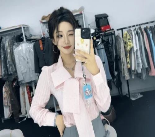 小鹿发布EWC宣传海报:利雅得凌晨惊艳世界,见证传奇时刻