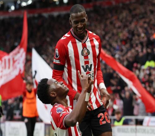 英超最新積分戰(zhàn)報(bào)：大黑馬3場(chǎng)不敗，熱刺險(xiǎn)勝，落后曼聯(lián)4分