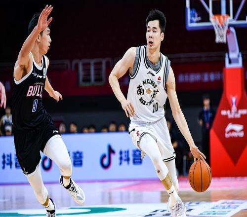 廣東男籃揭幕戰(zhàn)！主場迎戰(zhàn)南京，杜鋒拒絕爆冷