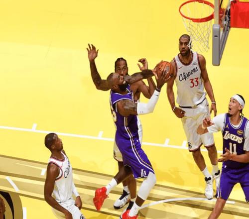 湖人晉級(jí)八強(qiáng)！詹姆斯創(chuàng)NBA第1神跡，哈登29+9，東契奇創(chuàng)5大紀(jì)錄