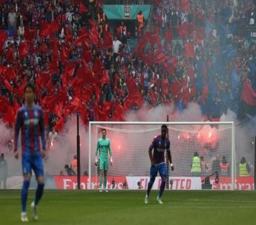 水晶宮近4次主場對曼聯(lián)取得兩勝，且近4次英超交手均零封對手