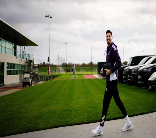 記者：曼聯明年6月將舉辦卡靈頓基地一日遊，有望日賺10萬鎊