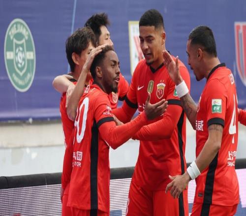 中超三连冠！收官战，上海海港1比0客胜大连英博