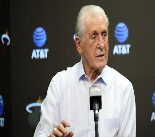 维金斯去湖人NBA高管:莱利会帮詹姆斯他还在生气呢