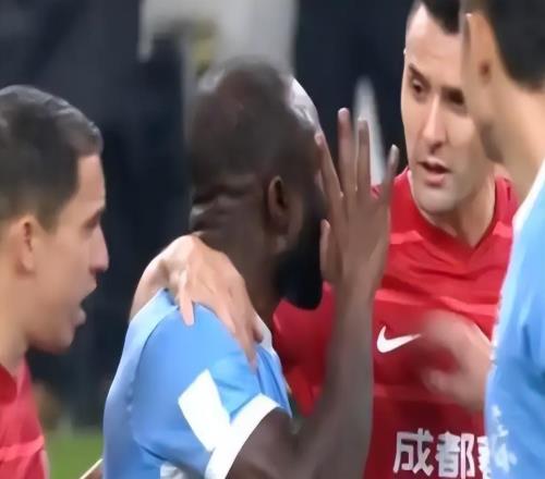 惡名遠揚！韓媒批蓉城球迷：在亞冠也有前科，如此“文化”太落後