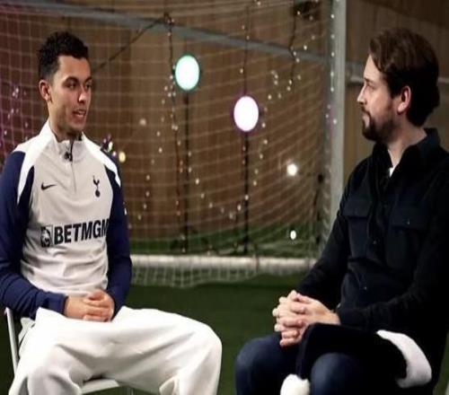 布伦南约翰逊：赢得欧联杯后我戴着奖牌睡了两天，太疯狂了