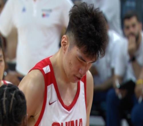 连西乙都打不了!余嘉豪场均仅有4+3,将失去男篮第二中锋位置