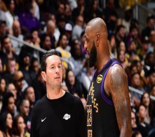 回?fù)糍|(zhì)疑！詹皇歸來大秀妙傳：三巨頭合體真猛