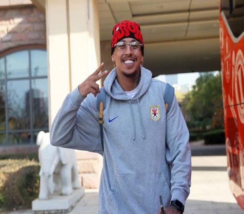 泰山四外援出征武漢！國青雙腰有望聯(lián)袂，韓鵬繼續(xù)掛帥需配個洋帥