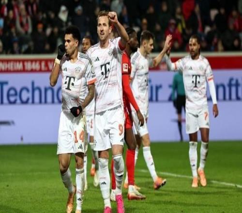 2025年，拜仁始終位列德甲榜首