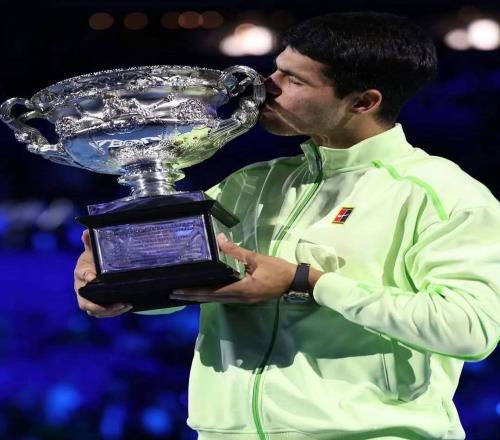 羅迪克稱阿卡奪冠也有費雷羅的功勞，阿卡回應(yīng)稱只想回擊外界質(zhì)疑