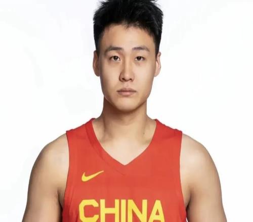 赵睿张镇麟崔永熙转会北上广的良禽择木而栖,是CBA的及时雨