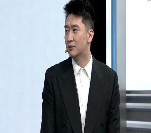 孙悦谈杨瀚森前景:大家不要操之过急杨瀚森是一轮秀开拓者会培养