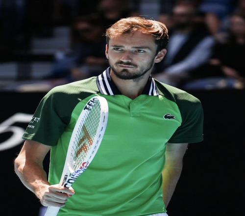 驚魂迪拜：布勃利克航班剛過伊朗目睹空襲新聞，梅總被迫滯留