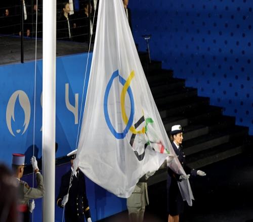 严重事故！巴黎奥运开幕式升旗仪式，奥林匹克会旗挂反了