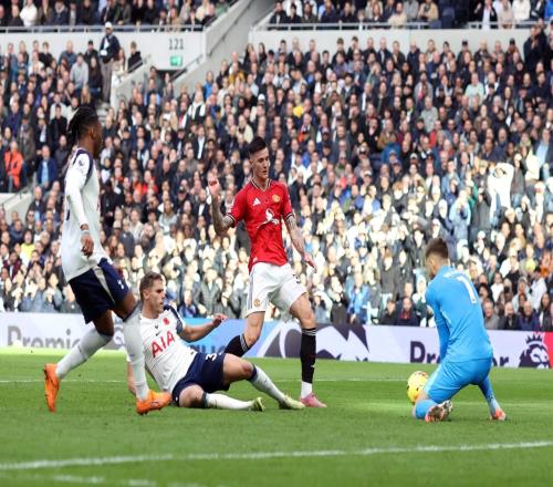 TA：謝什科受傷引發曼聯鋒線進行調整，非洲杯加劇進攻端人荒