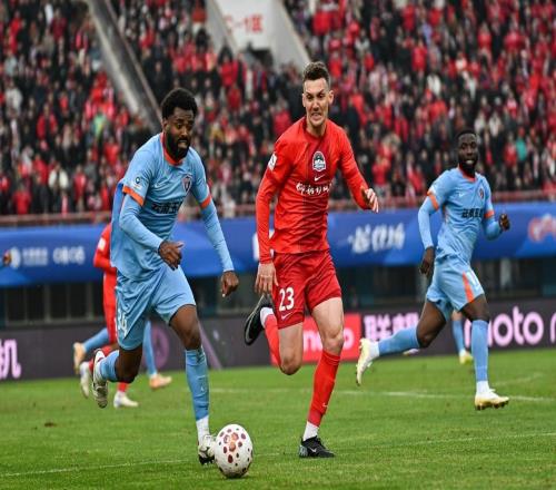 遼寧鐵人後，又一爭冠隊倒下，球迷：不愧是河南隊，專治各種不服