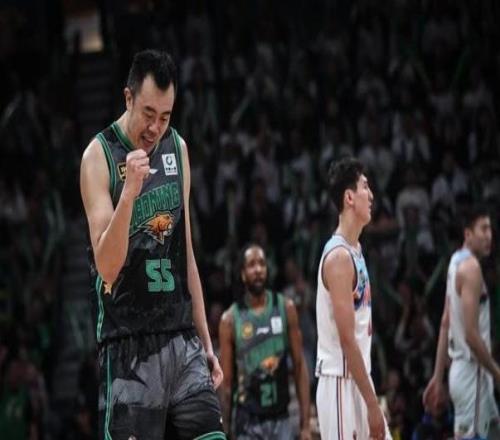 韩德君退役坦言:“接下来没有什么具体计划,就是先休息”