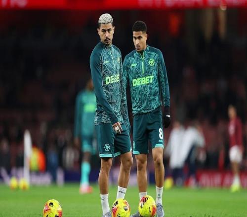 英超首支降級隊誕生：8年老臣為何突然崩盤