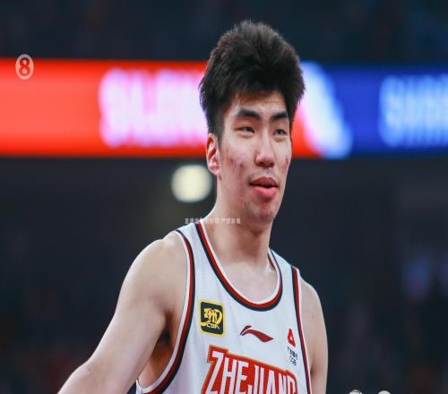 首秀!余嘉豪面对母队毕尔巴鄂半场2中1&罚球2中1得到3分4篮板