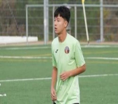 世體：巴薩簽下15歲哈薩克斯坦小將門迪卡諾夫