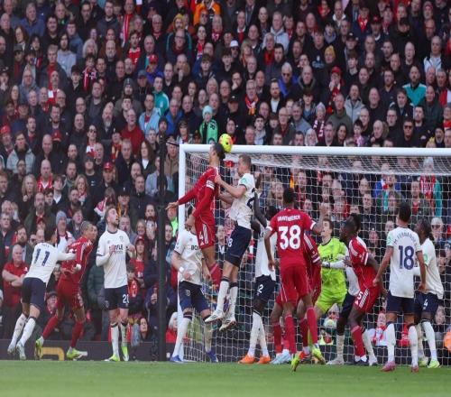 繼曼聯之後，利物浦是第2支英超上半場通過角球打入3球的球隊