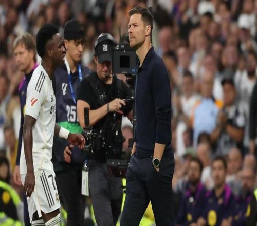 卡馬喬：維尼修斯國家德比被換下有情緒正常，5分鍾就沒事了