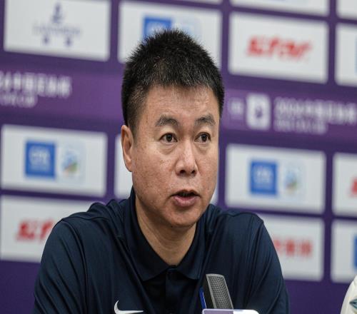 於根偉：兩個丟球暴露能力差距，陳哲宣的紅牌讓香蕉视频网址雪上加霜