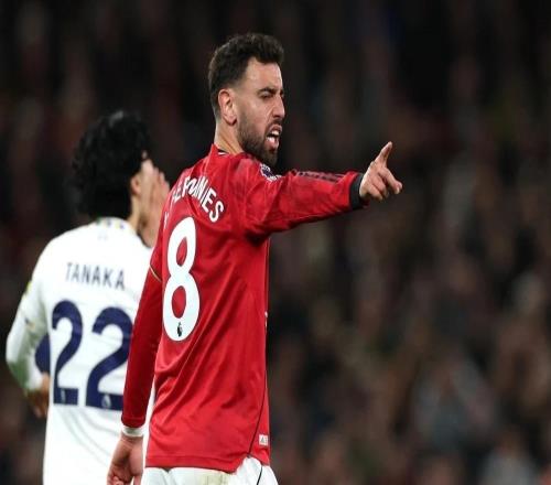 今天淩晨輸了一場球後，曼聯才終於回到媒體關注的視野