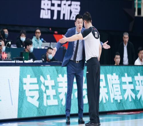 1人硬扛遼寧男籃！再問郭士強(qiáng)：28歲的CBA老將，還不能打動(dòng)你嗎