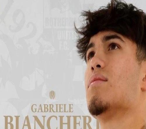 官方：曼聯19歲前鋒比安切裏租借加盟英甲羅瑟漢姆