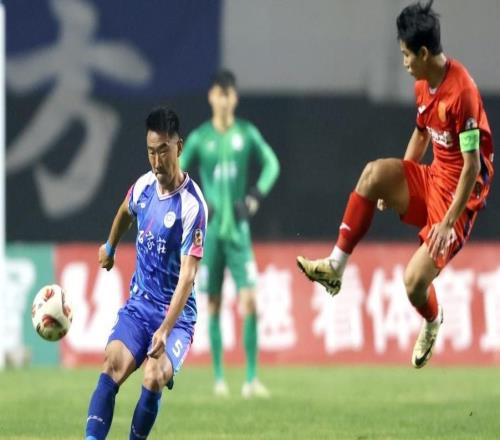 中甲“香蕉视频网址會帶你們回中超！”重慶隊與遼寧隊雙雙衝超成功