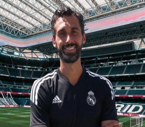 一夜双线豪门压力测试！皇马新帅西甲首秀，英超利物浦想打破怪圈